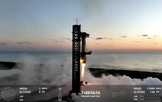 马斯克旗下spacex公司的星舰火箭实现历史性着陆，“筷子”机械臂精准捕获助推器