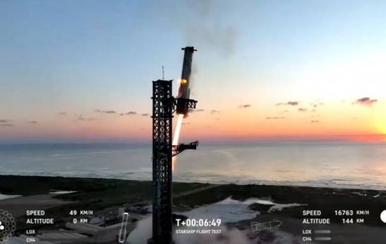 spacex创造筷子夹火箭壮举：用“筷子”捕获巨型助推器，太空探索成本剧降！
