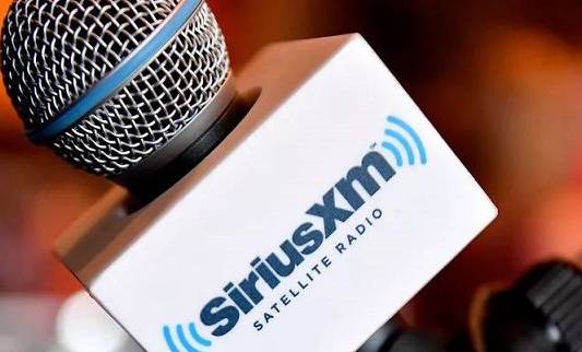 沃伦·巴菲特旗下的伯克希尔·哈撒韦公司增持siriusxm，减持美国银行股份