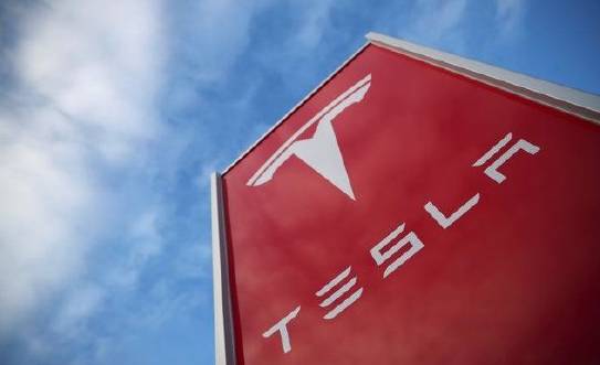 巴克莱银行坚守特斯拉(tsla)目标价220美元：第三季度财报或成股价上扬关键